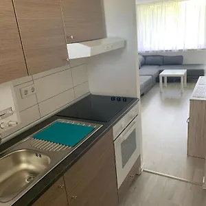 Apartment 3 Messe